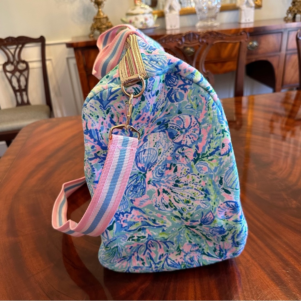 NWT Lilly Pulitzer Weekender Duffel Bag Soleil It On Me - Picture 11 of 16